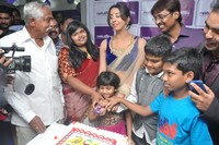 Sanjana Launches Naturals Family Salon